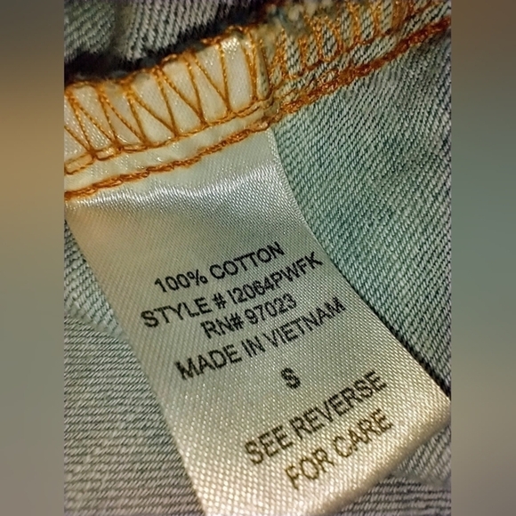 PRETTY REBELLIOUS SOFT DISTRESSED BLOUSE - Picture 3 of 7